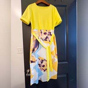 Vibrant Yellow Short Leave Form Fitting Floral Dress L/XL